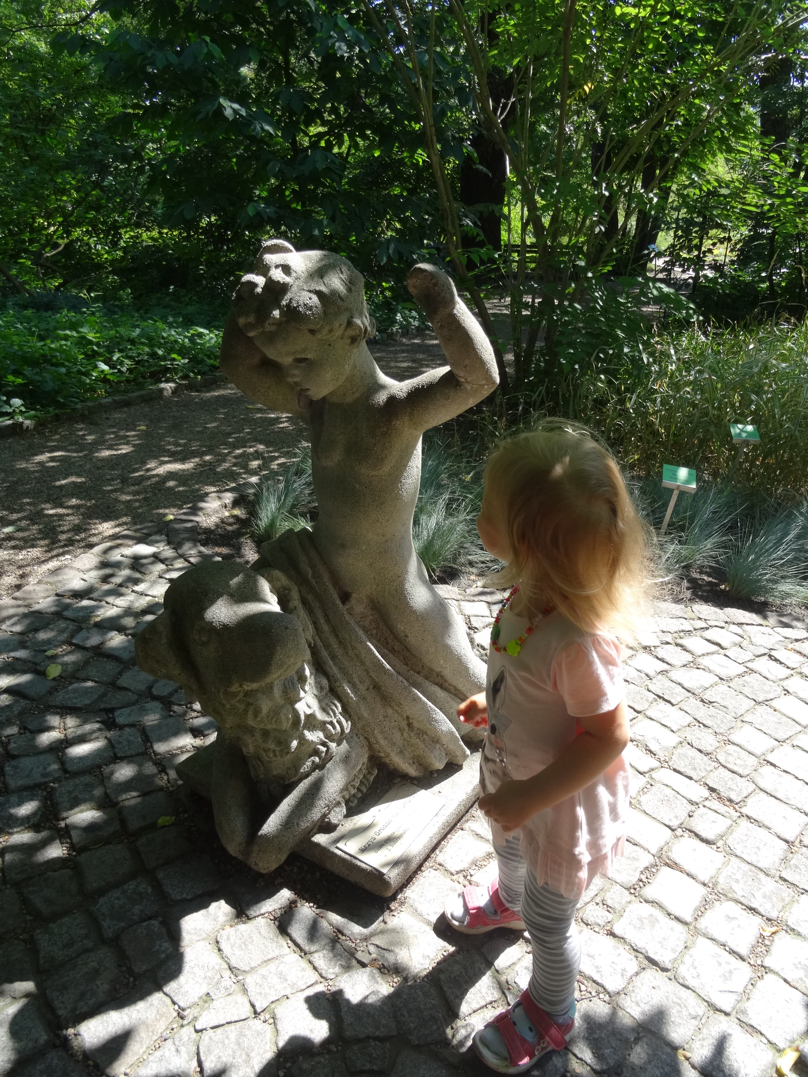 rzeźba - ogród botaniczny we Wrocławiu