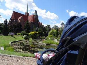 kościół - ogród botaniczny we Wrocławiu