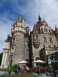 moszna-zamek-kawiarnia