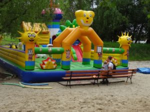 zielona-oliwka-dmuchany-zamek