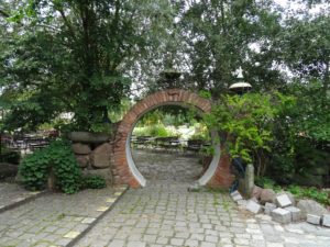 zielona-oliwka-okragla-brama