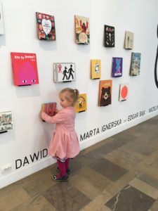 wystawa-ilustracji-dzieciecej-peekaboo