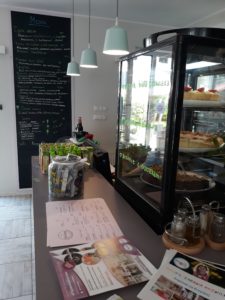 kawiarnia-krzyki-smiechy-cafe