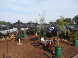 prosto-z-mostu-beach-bar
