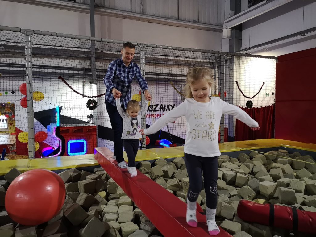 jumpworld-lapanie-rownowagi