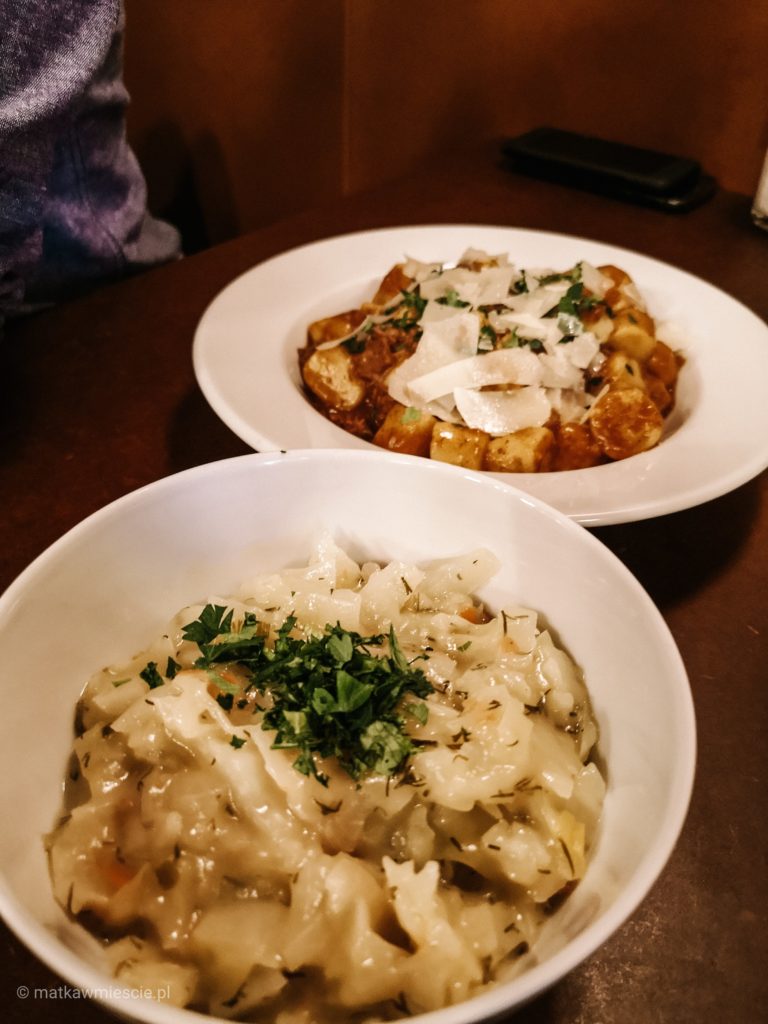 gluten-apetit-kopytka-i-kapusta