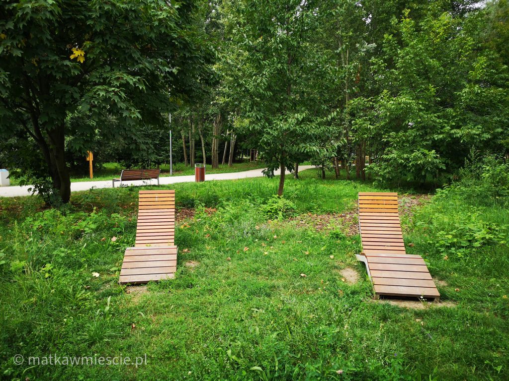 park-leżaki-drewniane