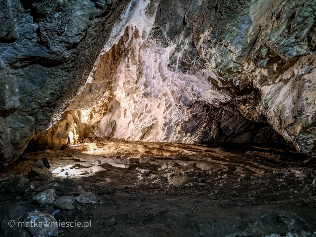 jaskinia-niedzwiedzia