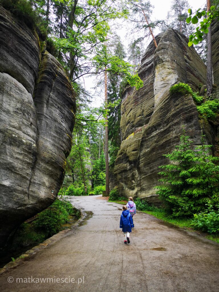 czechy-adrspach-skalne-miasto